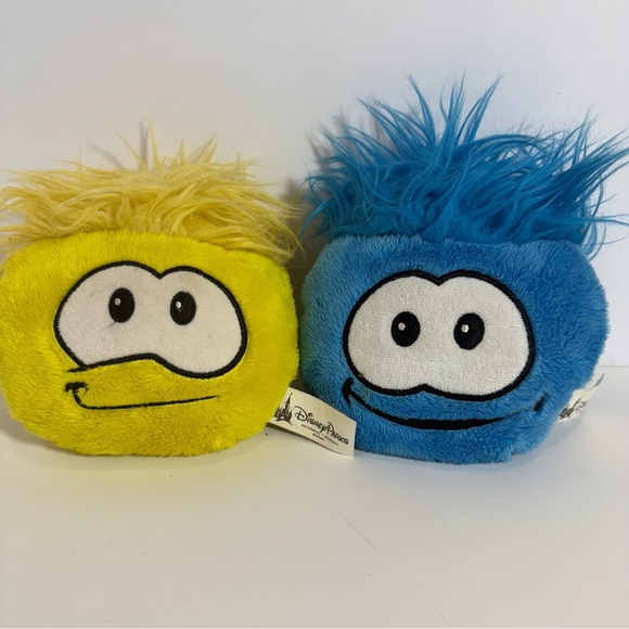 Penguin Blue And Yellow Puffle 6" Plush - Rare Disney Parks Smiling Variant - Picture 1 of 7